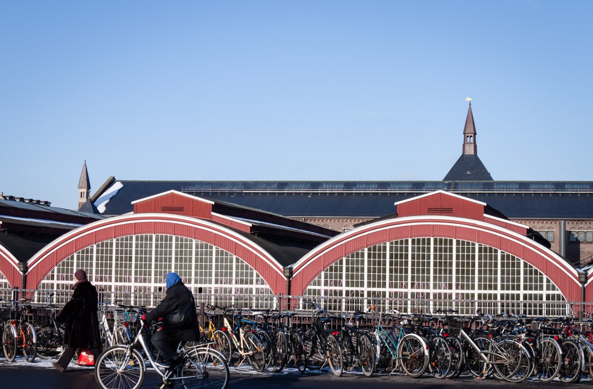 Bicicletas na Estação de comboios de Copenhaga, Dinamarca