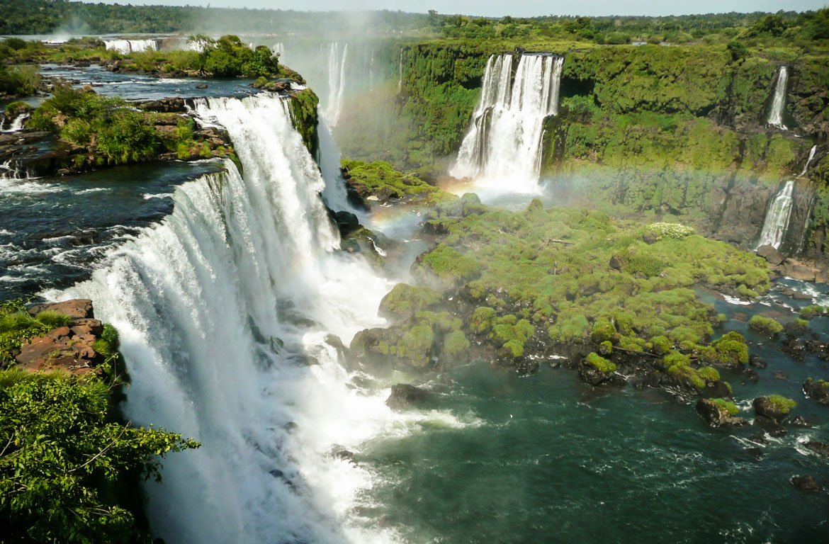 Arco-íris nas Cataratas de Iguaçu, Brasil, Argentina