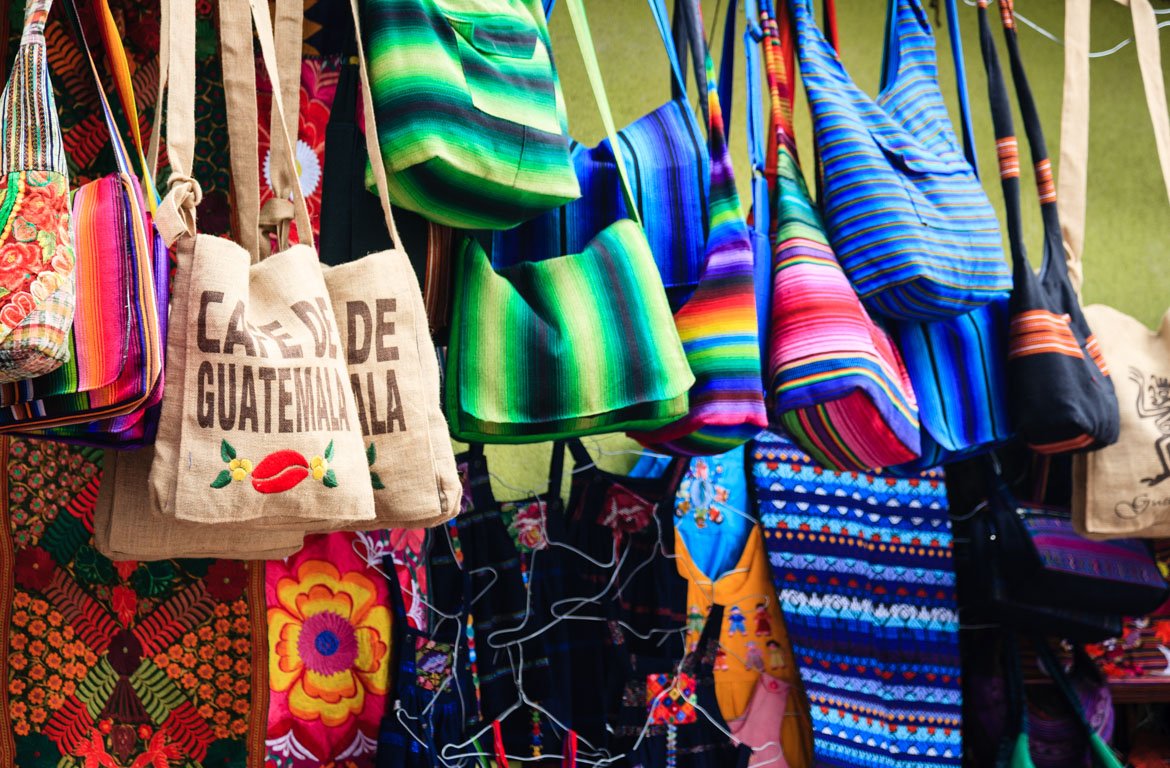 Mercado colorido na Guatemala