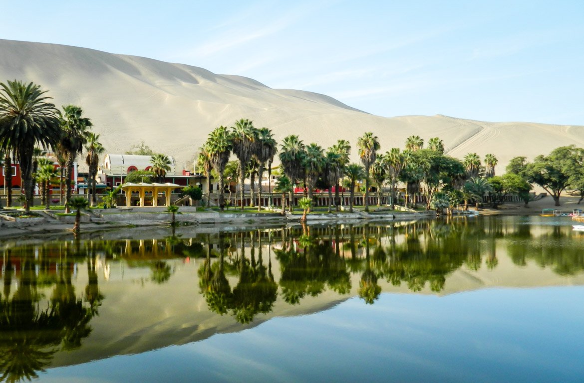 Huacachina, oasis na areia, no Peru