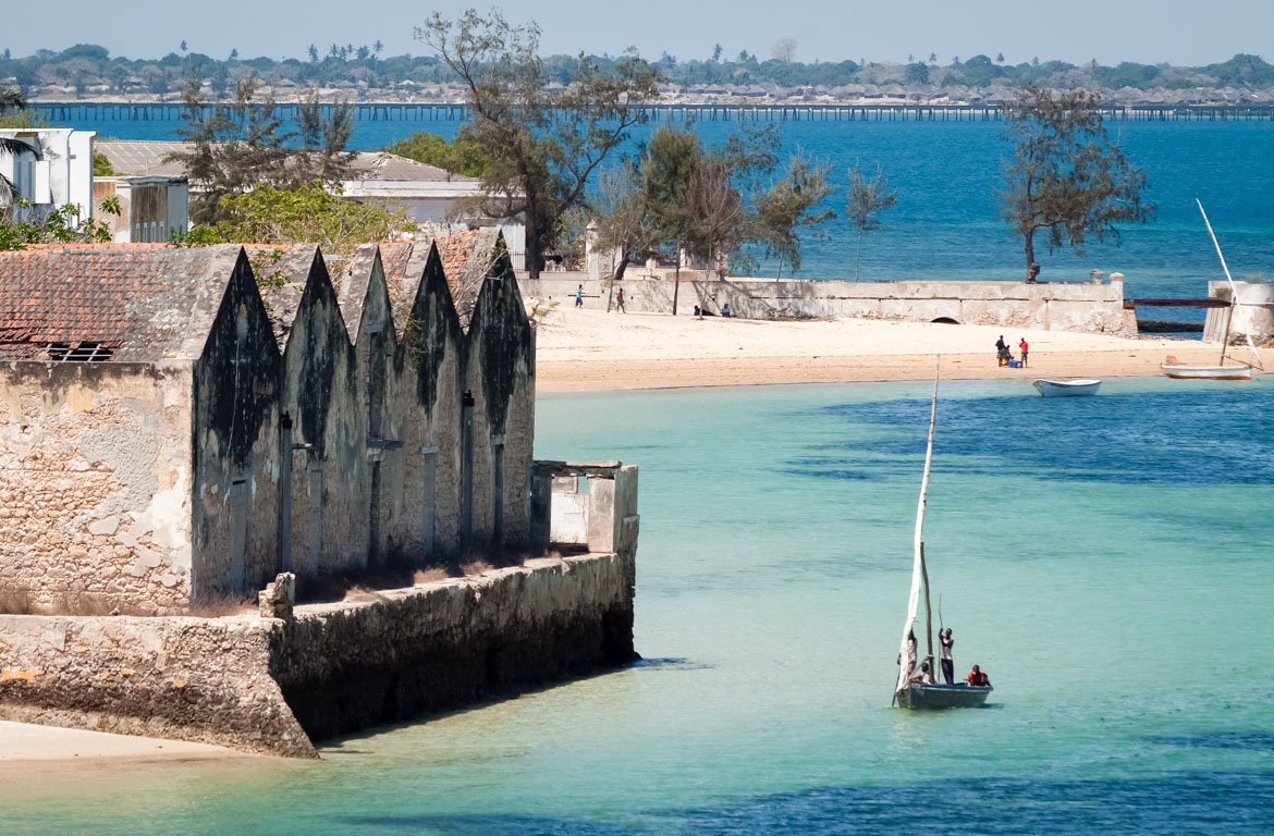 barco à vela na Ilha de Moçambique