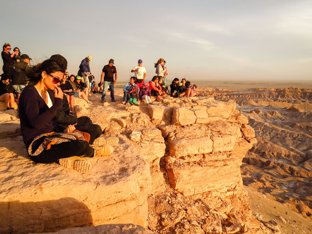Turistas no Vale da lua, Deserto do Atacama, Chile