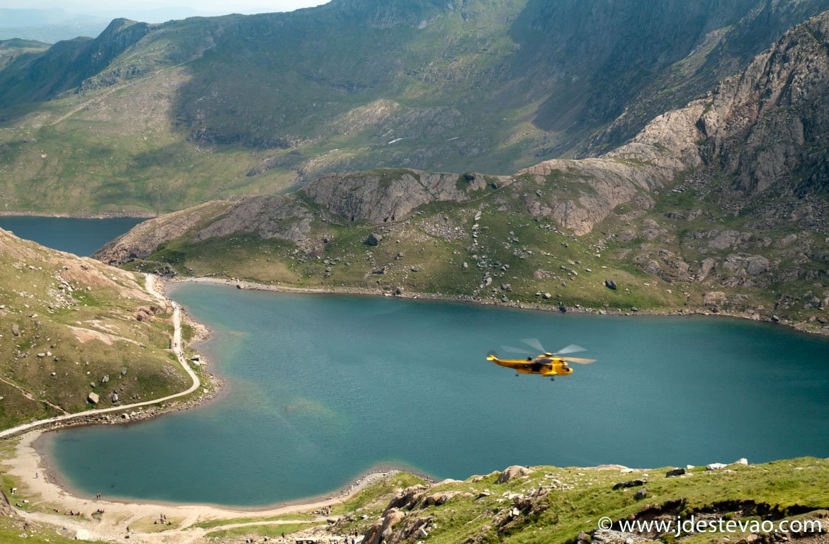 O helicóptero de salvamento é chamado para a Snowdonia, no País de Gales
