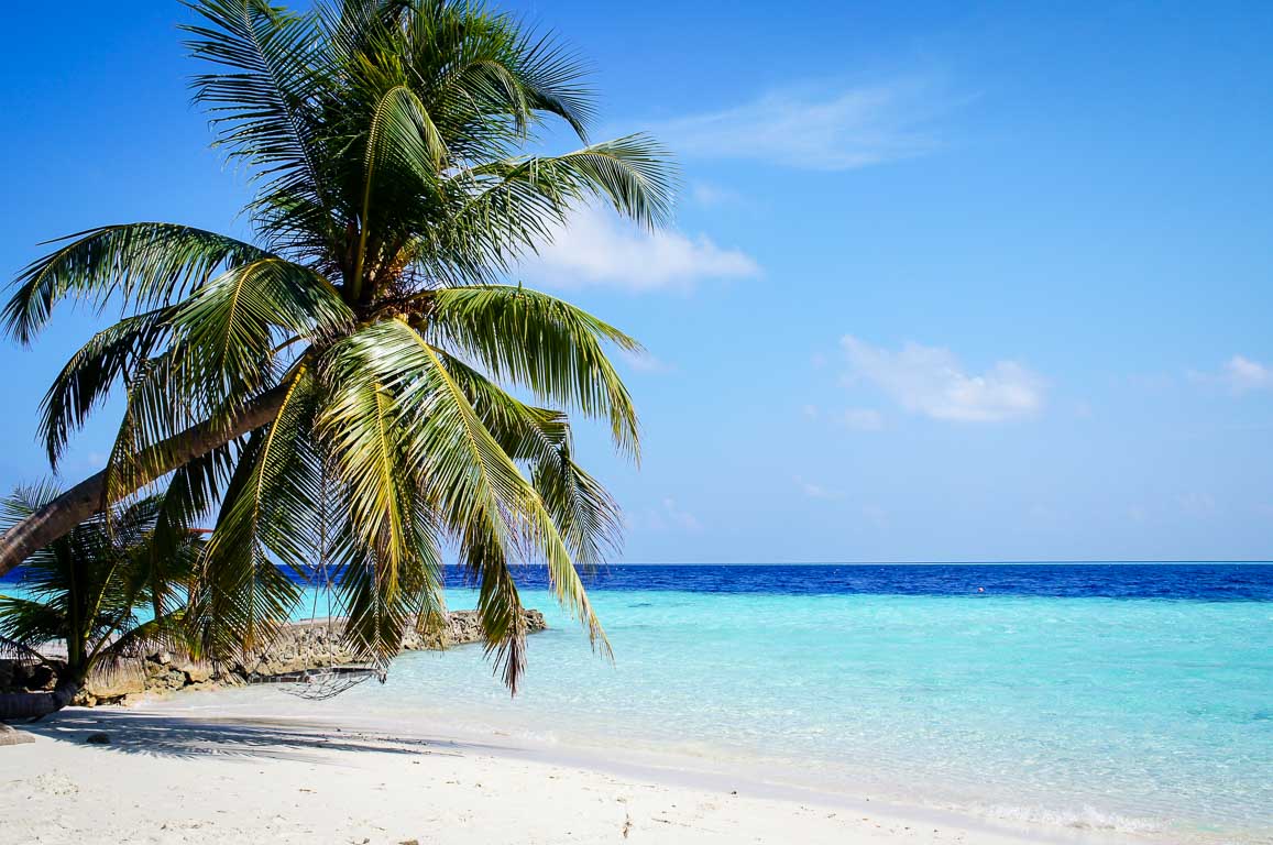 Praia nas Maldivas