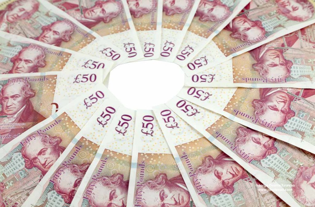 Pode poupar dinheiro em Londres e usar menos libras esterlinas.