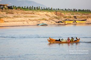 Barco entre Mandalay e Bagan