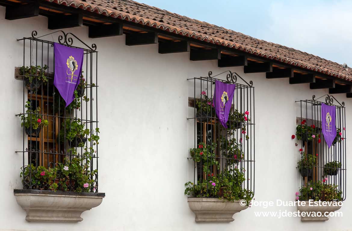 janelas em antigua Guatemala