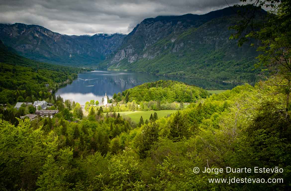 Lago Bohinj, Eslovénia