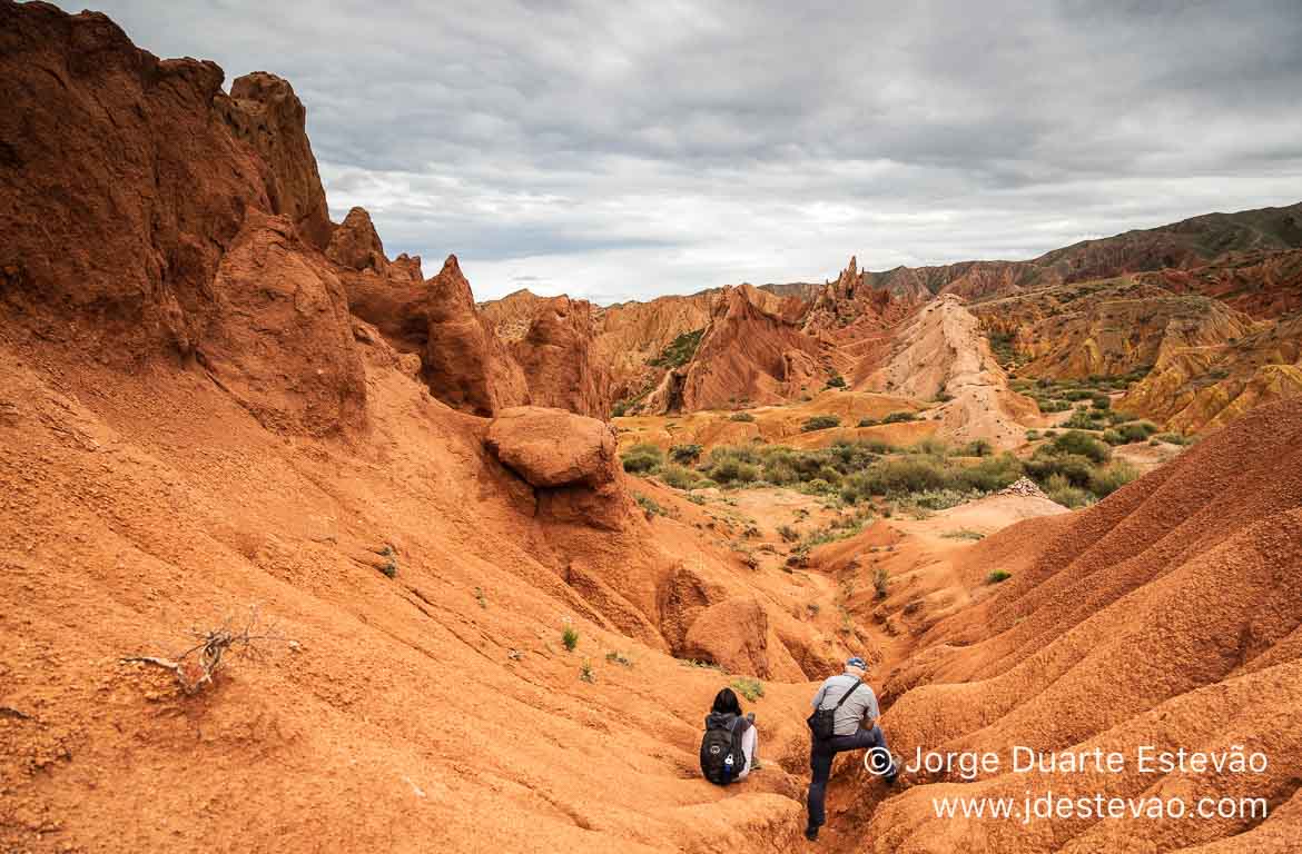 Fairytale Canyon - um dos melhores lugares para ver no Quirguistão, na Ásia Central