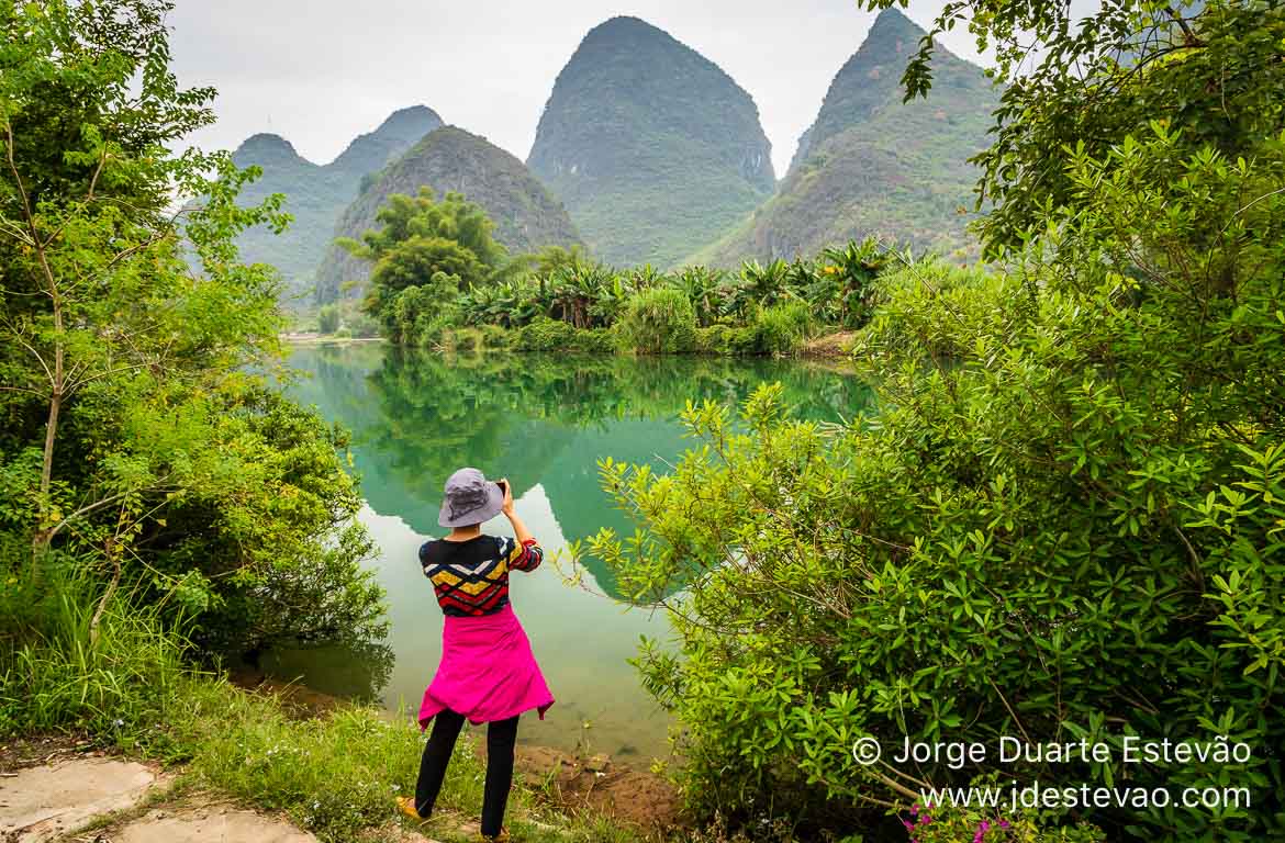 Paisagem cénica em Yangshuo, China