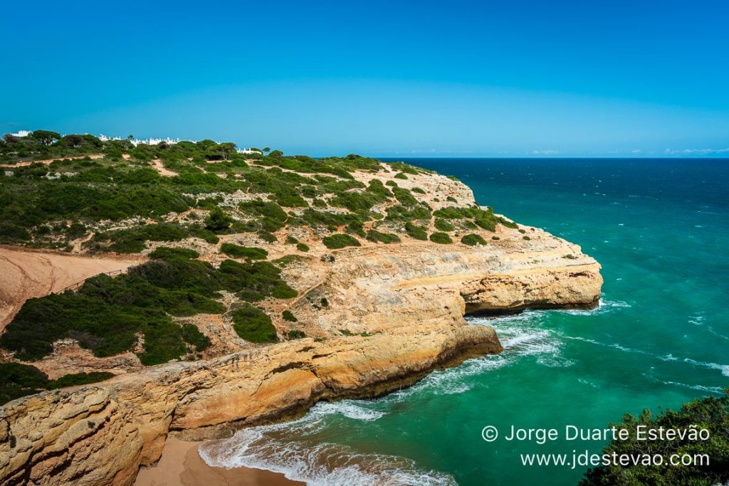 Praia do Carvalho, Sete Vales Suspensos