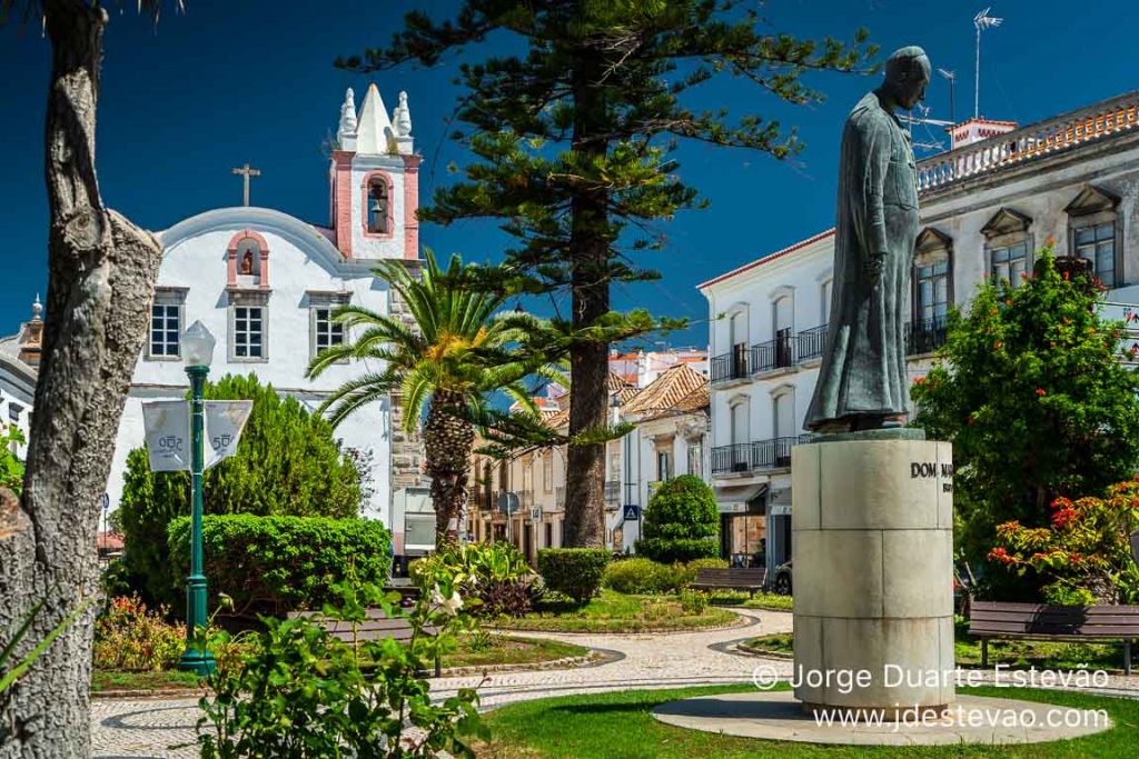 Jardim da Alagoa, na Praça Dr. António Padinha, Tavira