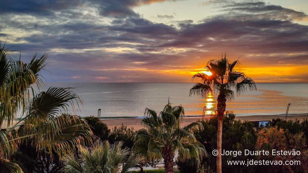 Pôr-do-sol na Praia de Quarteira