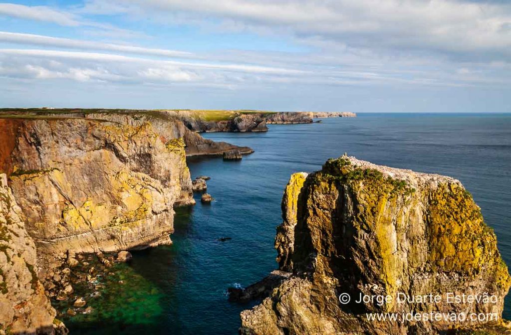 Stack Rocks, Pembrokeshire, País de Gales