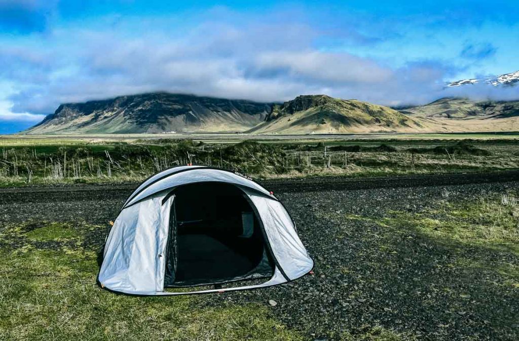 Acampar é uma das formas de poupar dinheiro na Islândia
