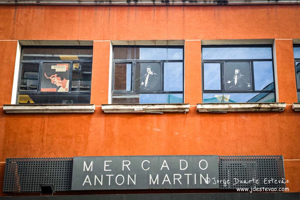 Mercado de Antón Martín, Madrid. Gastronomia local, produtos frescos e cultura de bairro num roteiro para visitar a capital de Espanha.